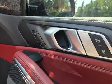 BMW X6 M50i xDrive   V8 530 CP