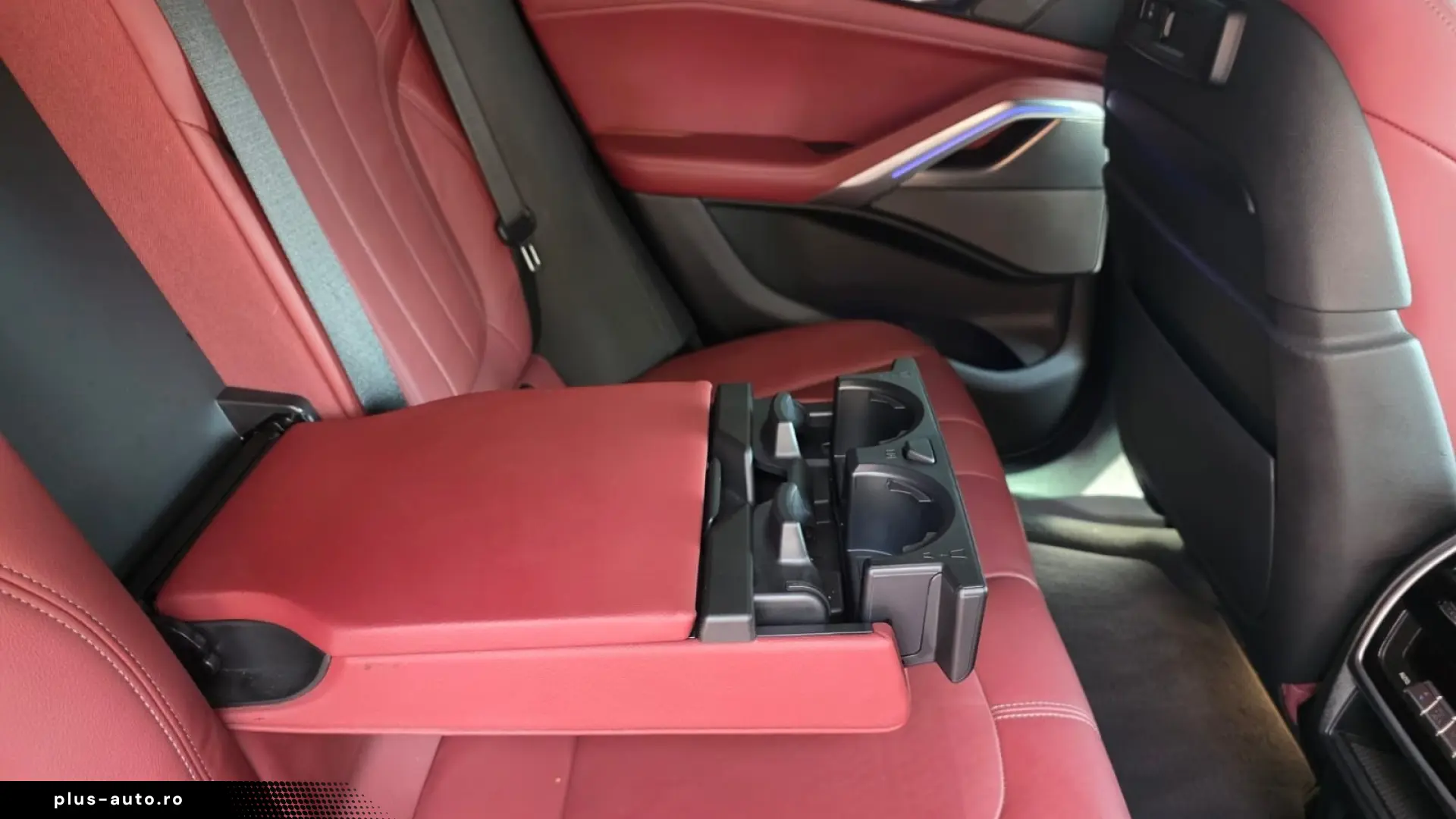 BMW X6 M50i xDrive   V8 530 CP