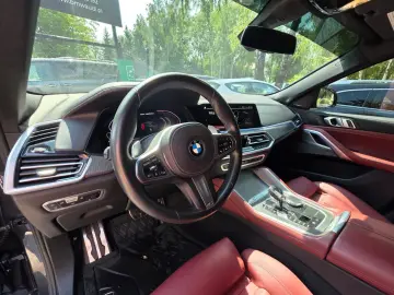 BMW X6 M50i xDrive   V8 530 CP