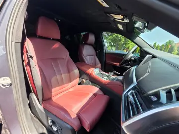 BMW X6 M50i xDrive   V8 530 CP