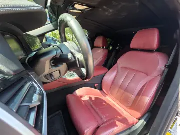 BMW X6 M50i xDrive   V8 530 CP