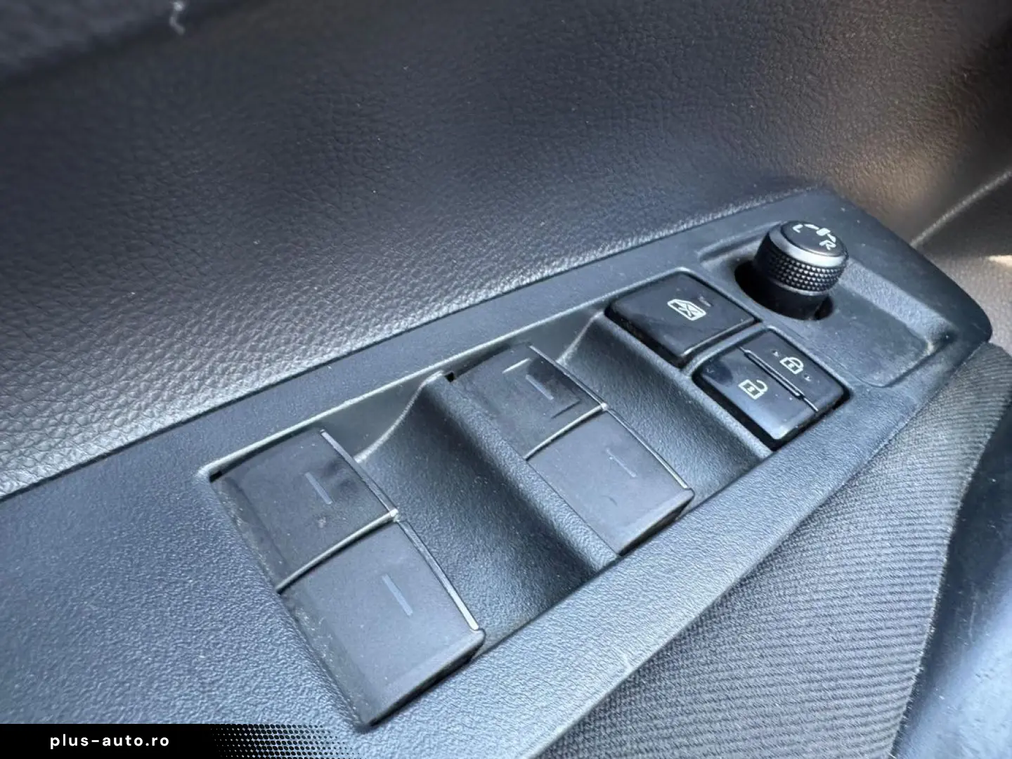 TOYOTA COROLLA 1.8 Hybrid Dynamic HSD E-CVT