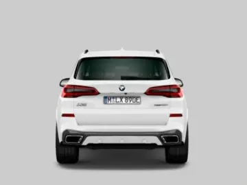 BMW X5 xDrive 45 e M Sport  HUD  Laser  Pano  360