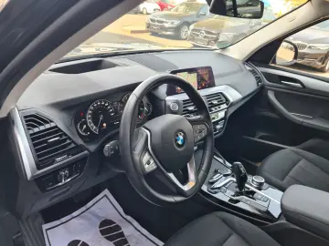 BMW X3 x20d Advantage - ASSISTS - LED - HUD -