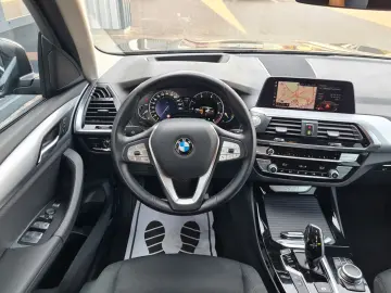 BMW X3 x20d Advantage - ASSISTS - LED - HUD -