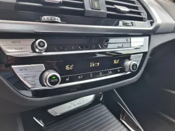 BMW X3 x20d Advantage - ASSISTS - LED - HUD -