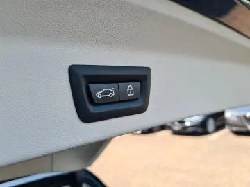 BMW X3 x20d Advantage - ASSISTS - LED - HUD -