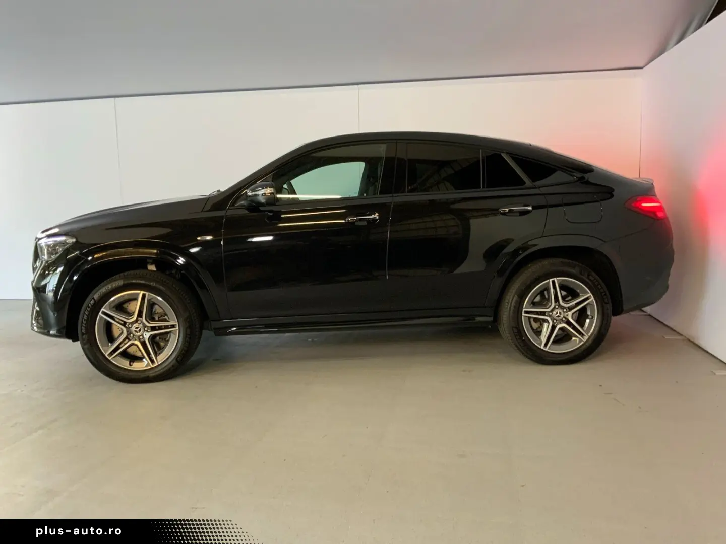 MERCEDES-BENZ GLE 350de_4M_Coupé_AMG_Night_ACC_Burmester