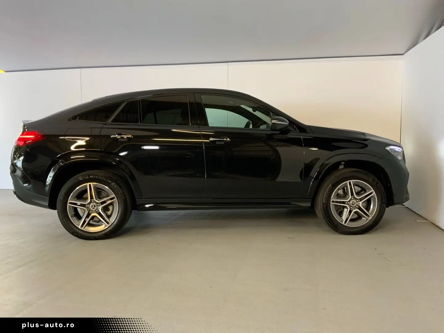 MERCEDES-BENZ GLE 350de_4M_Coupé_AMG_Night_ACC_Burmester