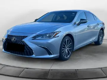 ✨ Lexus ES 300h Business Line   Hybrid 218 CP