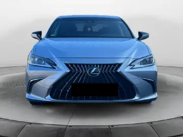 ✨ Lexus ES 300h Business Line   Hybrid 218 CP