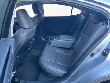 ✨ Lexus ES 300h Business Line   Hybrid 218 CP