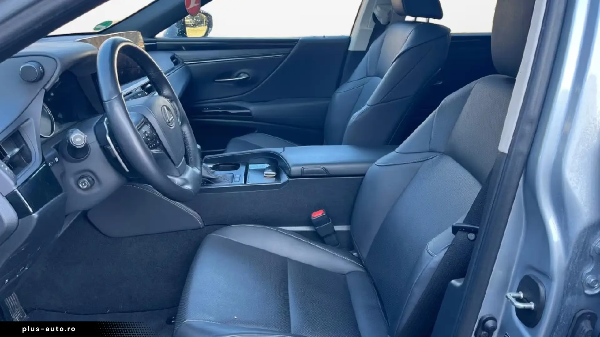 ✨ Lexus ES 300h Business Line   Hybrid 218 CP