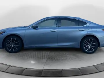 ✨ Lexus ES 300h Business Line   Hybrid 218 CP