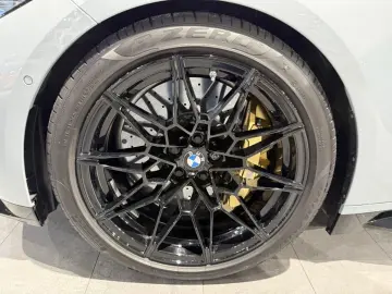 BMW M4 Competition Keramik DriversP Park&Drive Tiefe