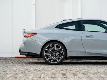 BMW M4 xDrive Coupe Compet. ACC Laser H&K KoZg 360