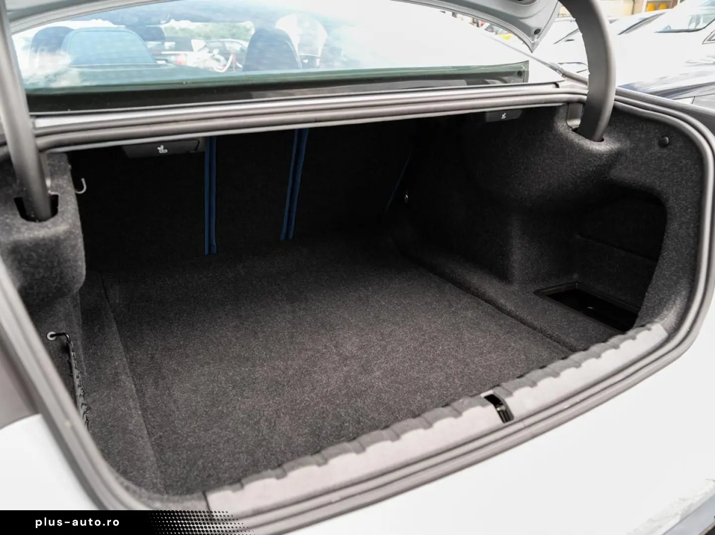BMW M4 xDrive Coupe Compet. ACC Laser H&K KoZg 360
