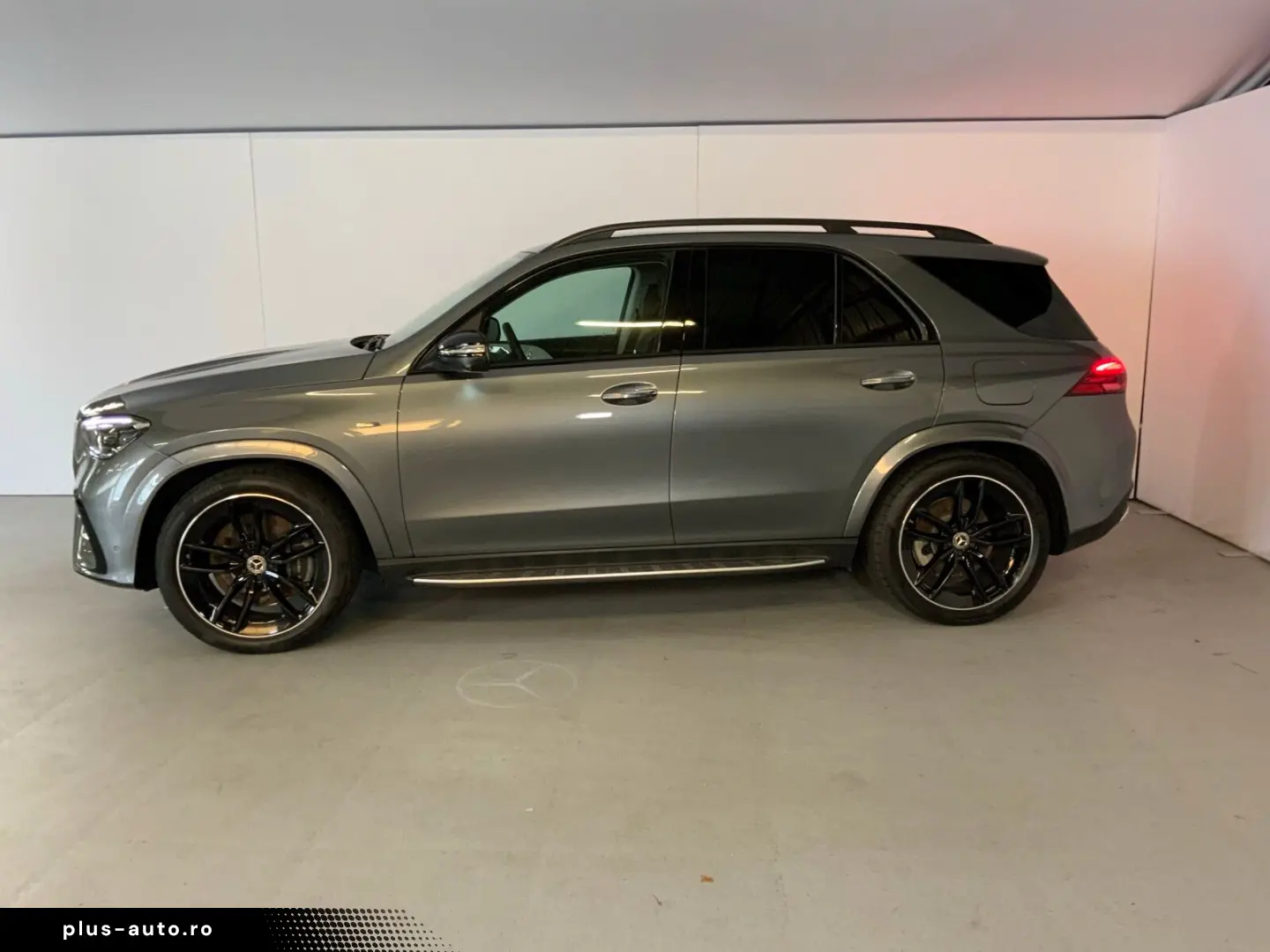 MERCEDES-BENZ GLE 400 e 4M_AMG_Night_Pano_ACC_360_HUD