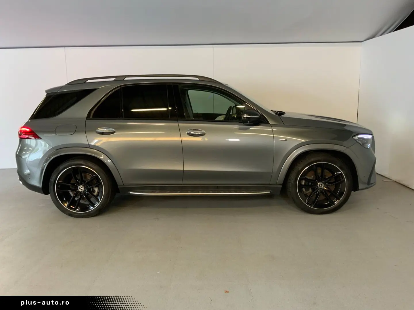 MERCEDES-BENZ GLE 400 e 4M_AMG_Night_Pano_ACC_360_HUD