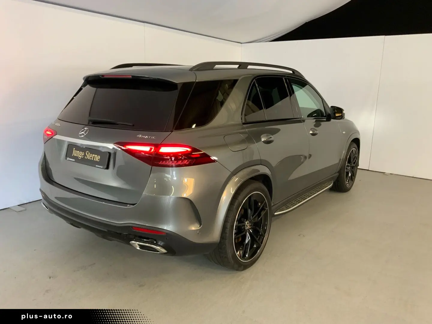 MERCEDES-BENZ GLE 400 e 4M_AMG_Night_Pano_ACC_360_HUD