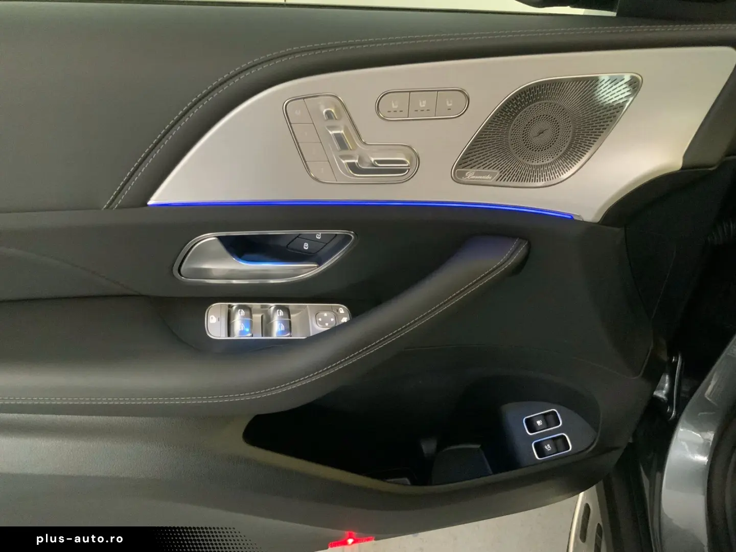 MERCEDES-BENZ GLE 400 e 4M_AMG_Night_Pano_ACC_360_HUD