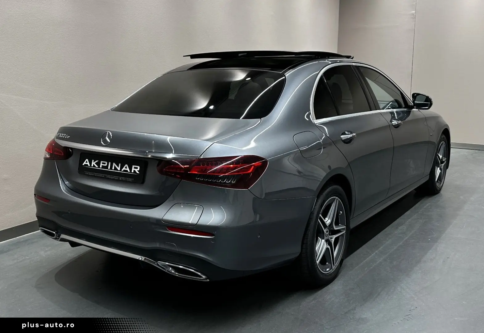 MERCEDES-BENZ E300 de AMG Line  1.HAND BURMESTER PANO 360