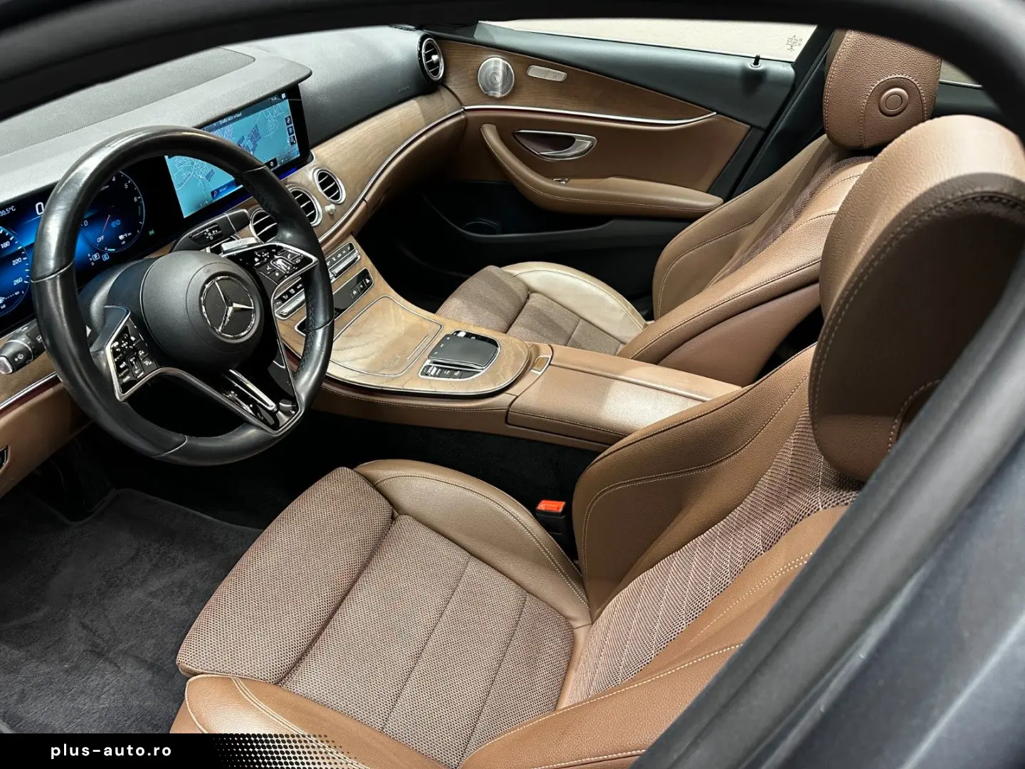 MERCEDES-BENZ E300 de AMG Line  1.HAND BURMESTER PANO 360