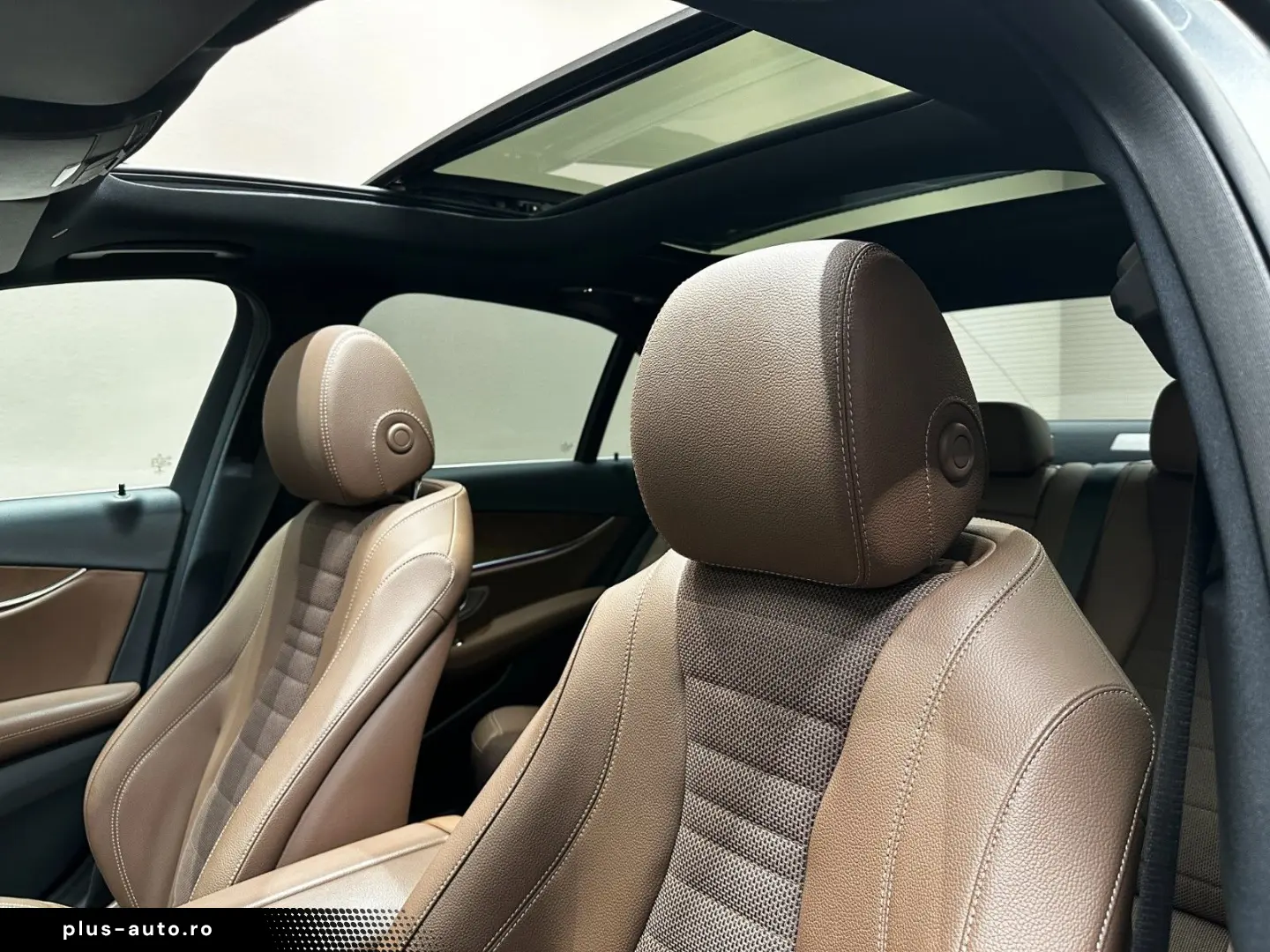MERCEDES-BENZ E300 de AMG Line  1.HAND BURMESTER PANO 360