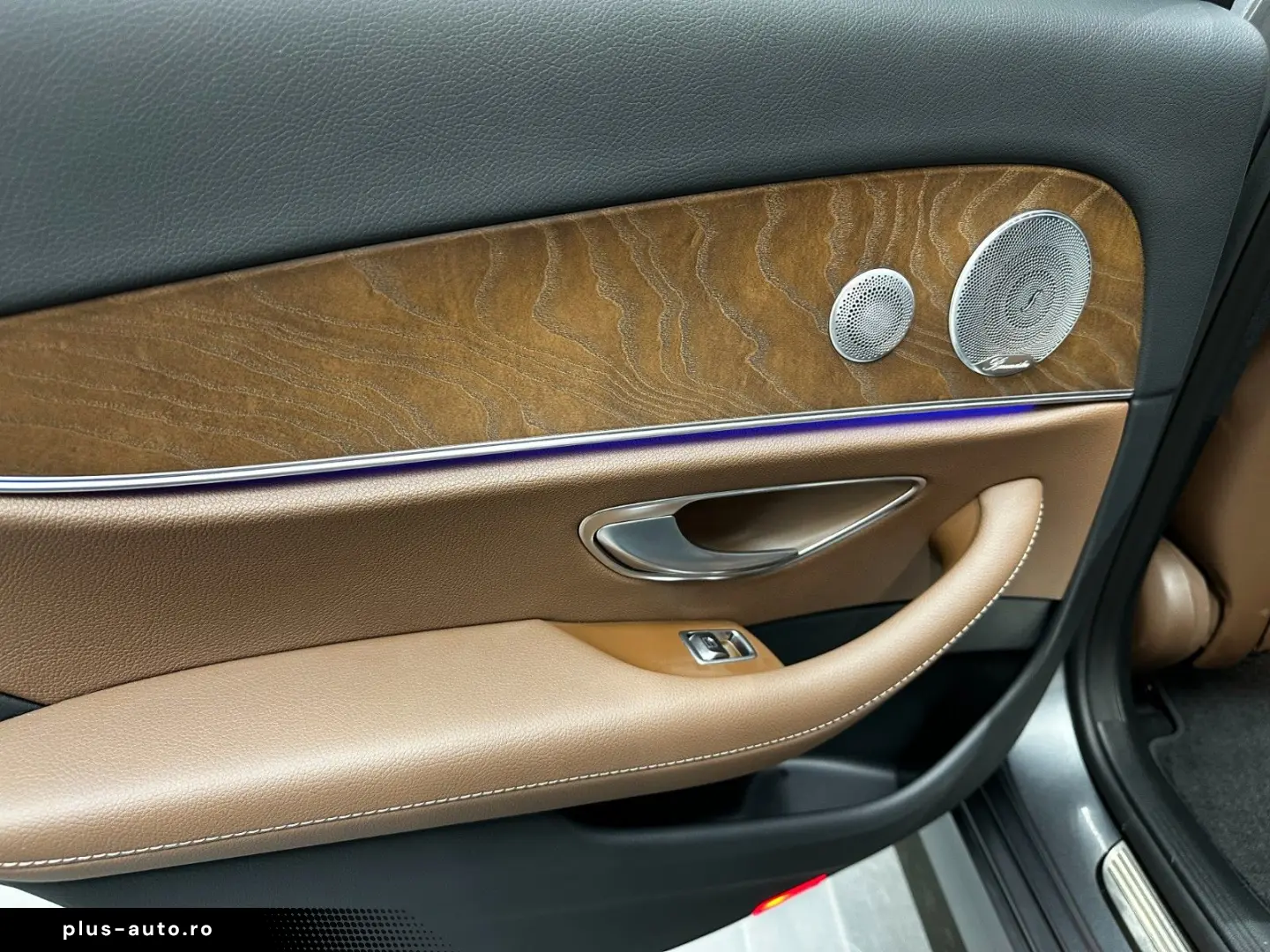 MERCEDES-BENZ E300 de AMG Line  1.HAND BURMESTER PANO 360