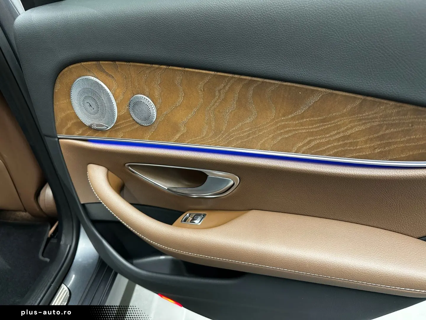 MERCEDES-BENZ E300 de AMG Line  1.HAND BURMESTER PANO 360