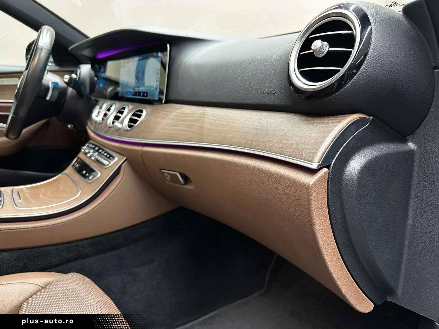 MERCEDES-BENZ E300 de AMG Line  1.HAND BURMESTER PANO 360