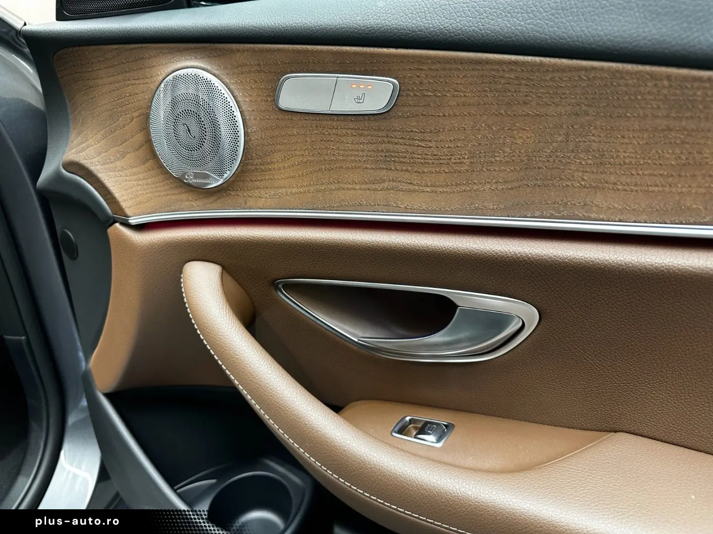 MERCEDES-BENZ E300 de AMG Line  1.HAND BURMESTER PANO 360