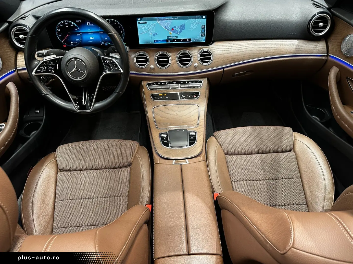 MERCEDES-BENZ E300 de AMG Line  1.HAND BURMESTER PANO 360