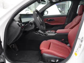 BMW 330i M Performance