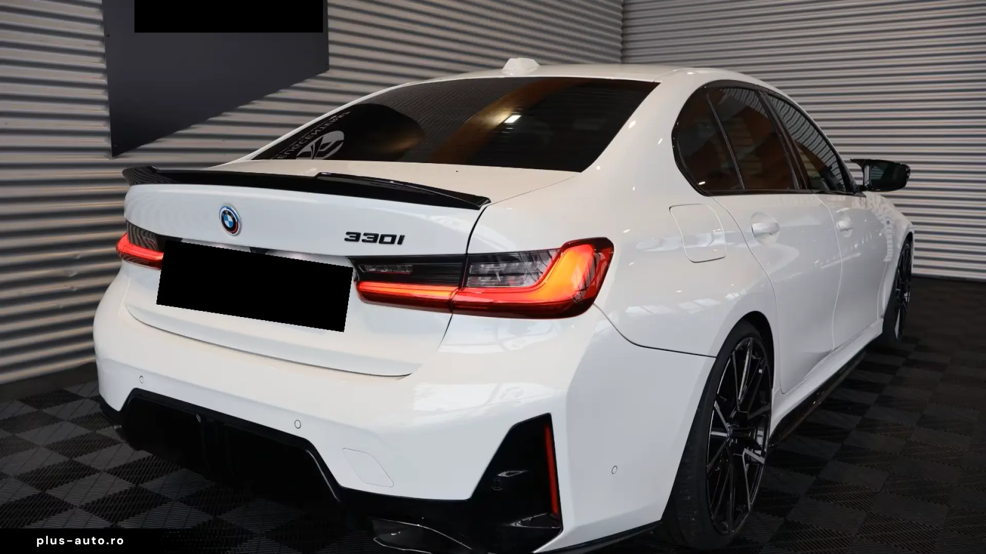 BMW 330i M Performance