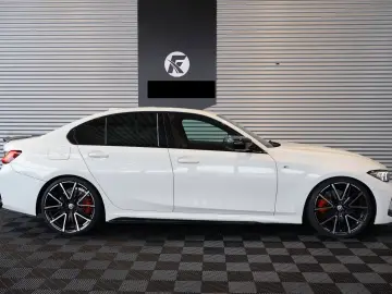 BMW 330i M Performance