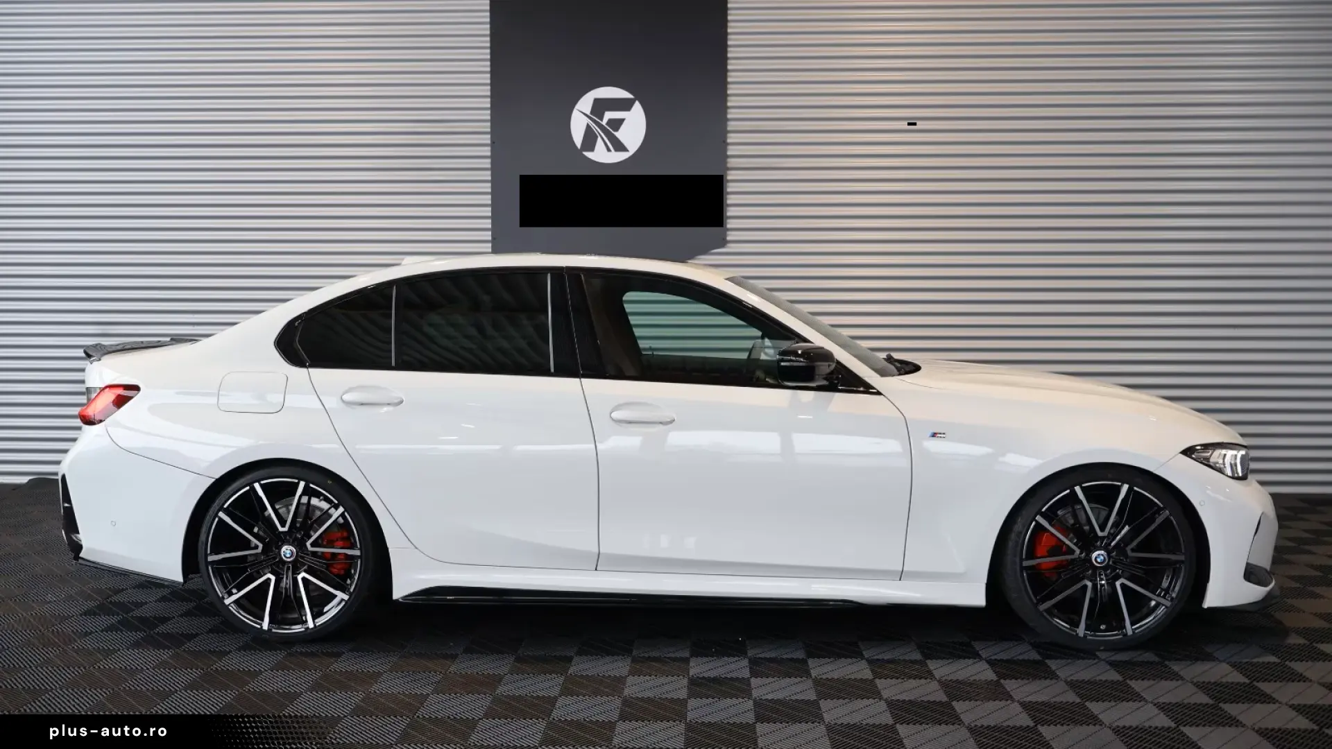 BMW 330i M Performance