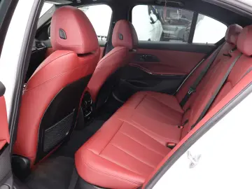 BMW 330i M Performance