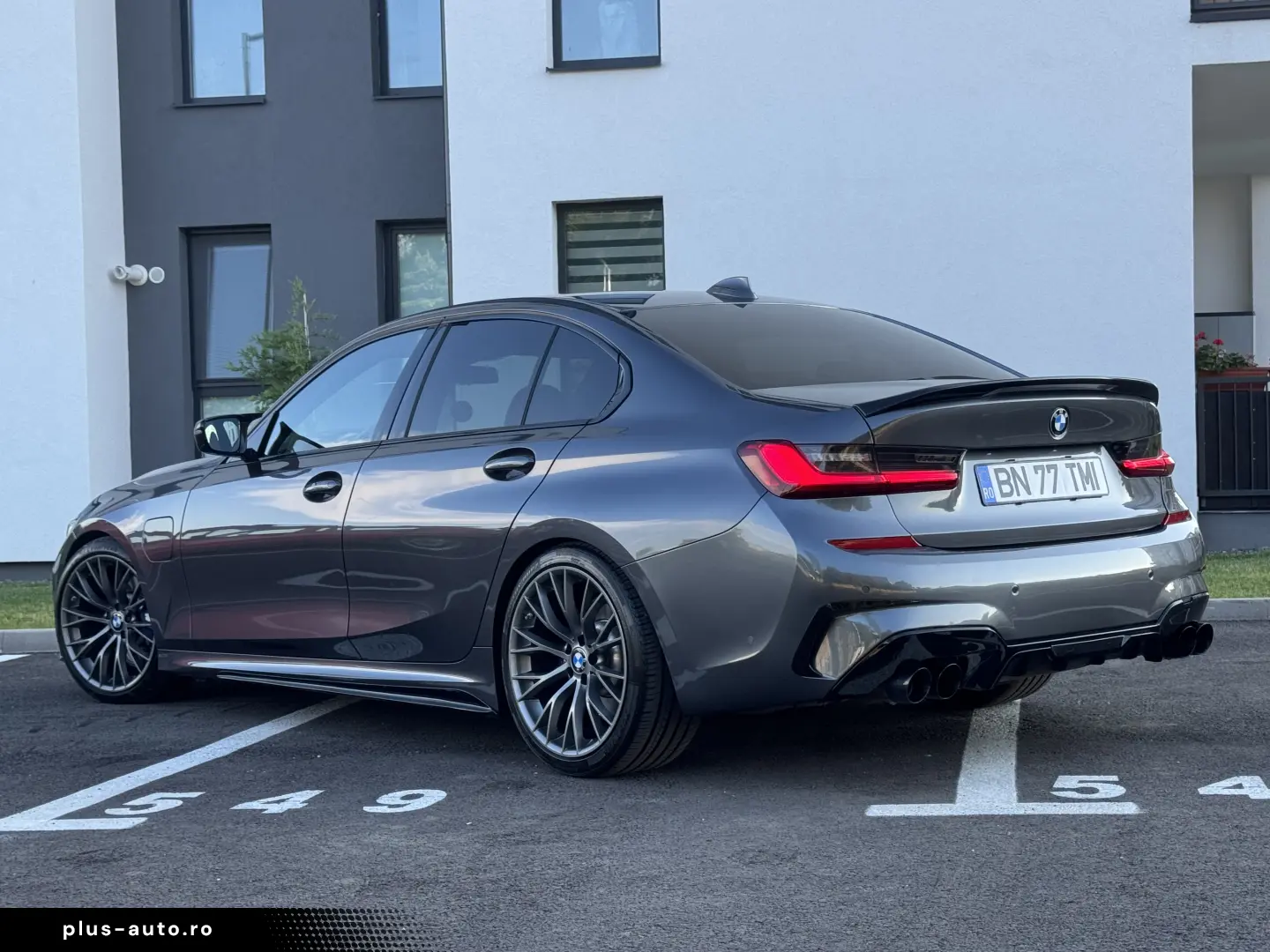 BMW 330e