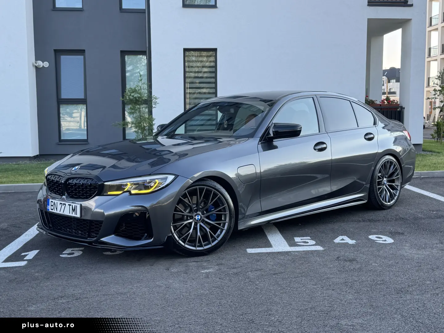 BMW 330e