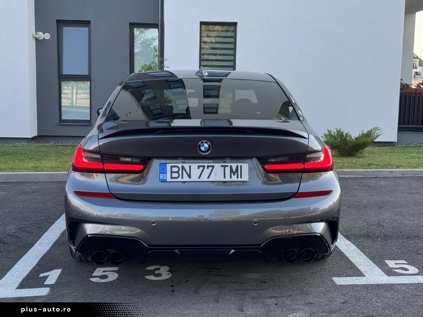 BMW 330e