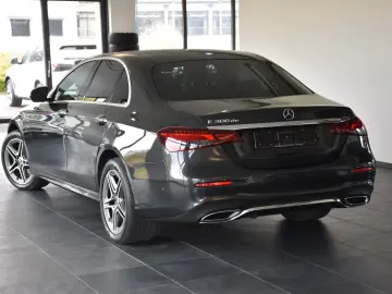 MERCEDES-BENZ E 300 de 9G AMG LINE PANORAMA 360 -KAMERA