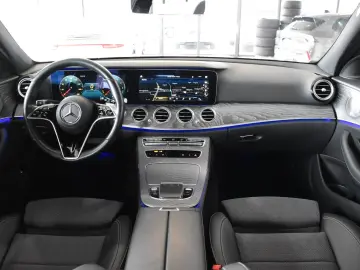 MERCEDES-BENZ E 300 de 9G AMG LINE PANORAMA 360 -KAMERA