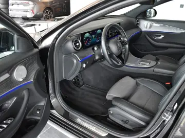 MERCEDES-BENZ E 300 de 9G AMG LINE PANORAMA 360 -KAMERA