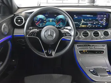 MERCEDES-BENZ E 300 de 9G AMG LINE PANORAMA 360 -KAMERA