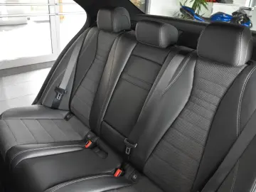 MERCEDES-BENZ E 300 de 9G AMG LINE PANORAMA 360 -KAMERA