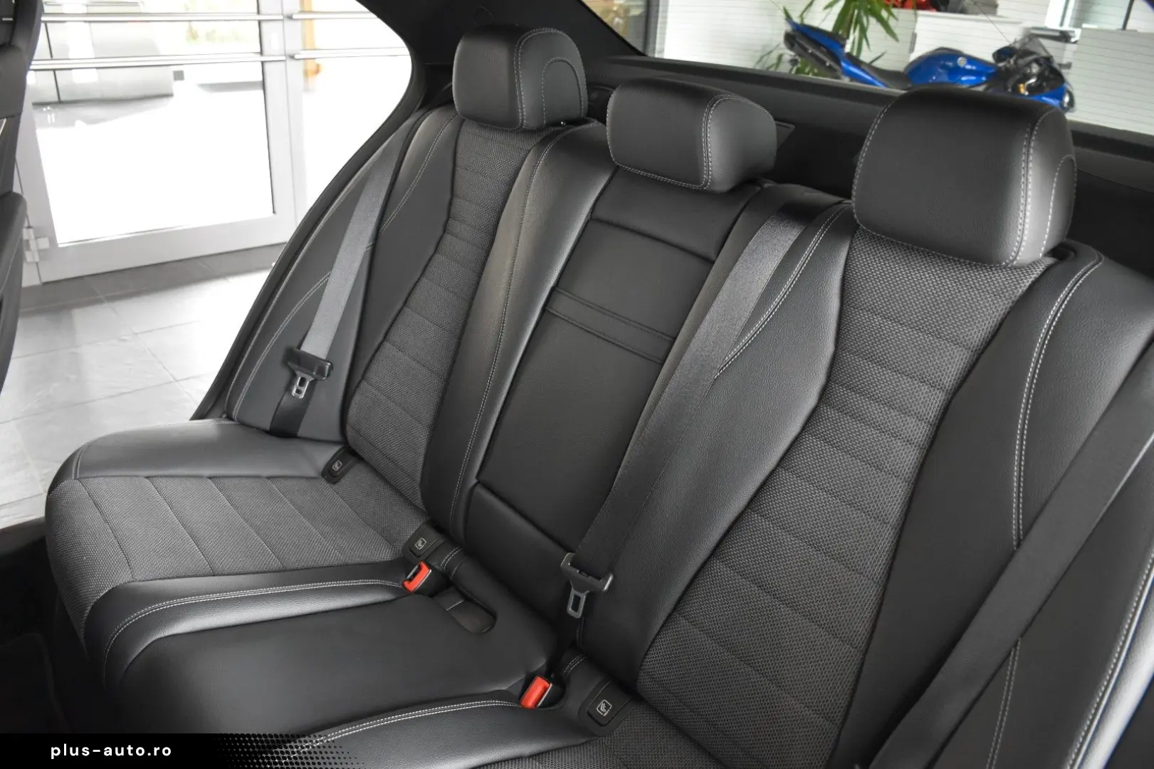 MERCEDES-BENZ E 300 de 9G AMG LINE PANORAMA 360 -KAMERA