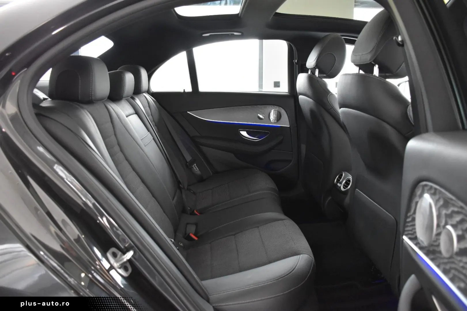 MERCEDES-BENZ E 300 de 9G AMG LINE PANORAMA 360 -KAMERA