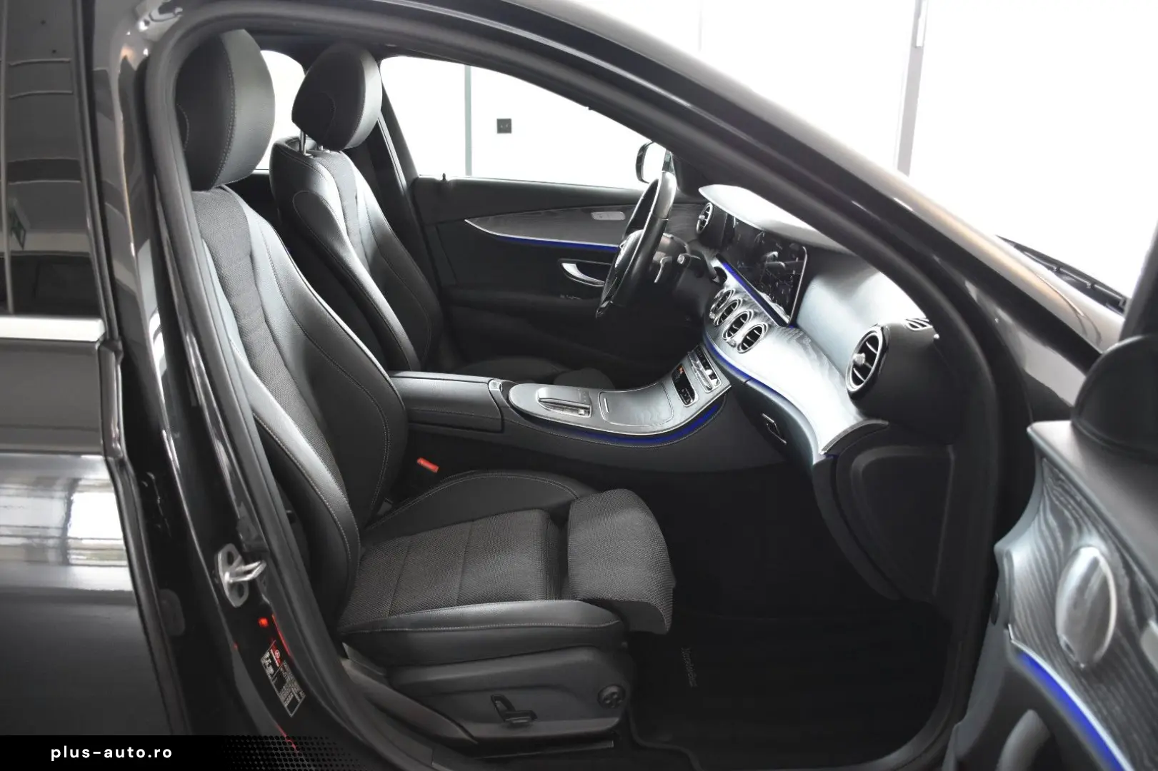 MERCEDES-BENZ E 300 de 9G AMG LINE PANORAMA 360 -KAMERA