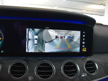 MERCEDES-BENZ E 300 de 9G AMG LINE PANORAMA 360 -KAMERA